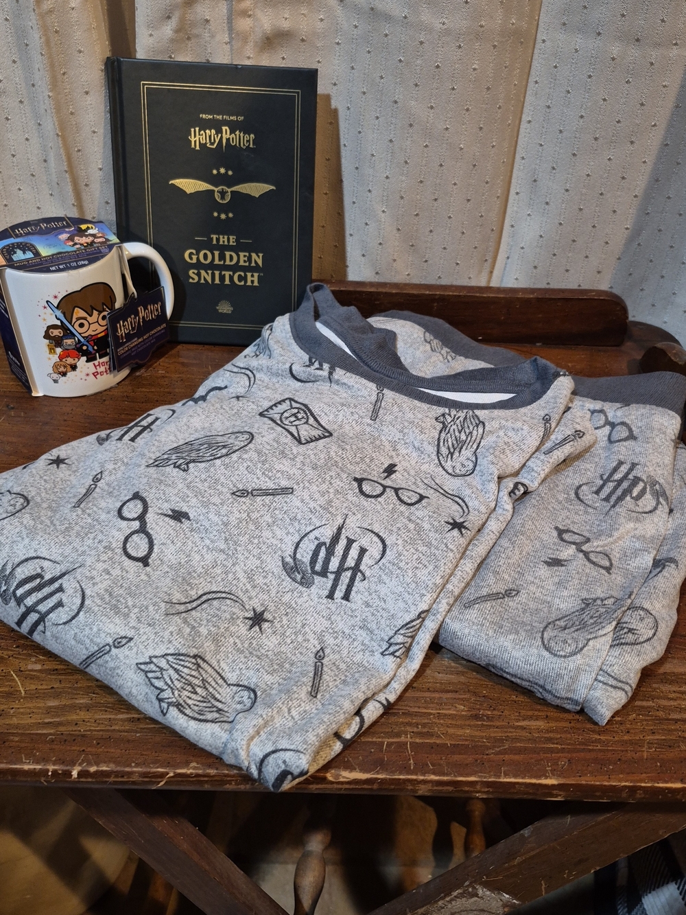 Harry Potter 3pc Set: Gray Pajamas, Chibi Mug & Golden Snitch Mini Book
